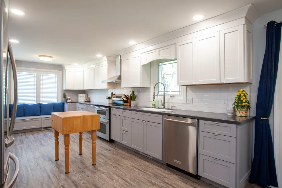 Spacious and Inviting Culinary Space by Miracle Contracting Inc. - Photo 5