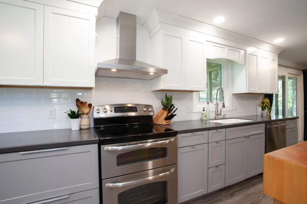 Spacious and Inviting Culinary Space by Miracle Contracting Inc. - Photo 4