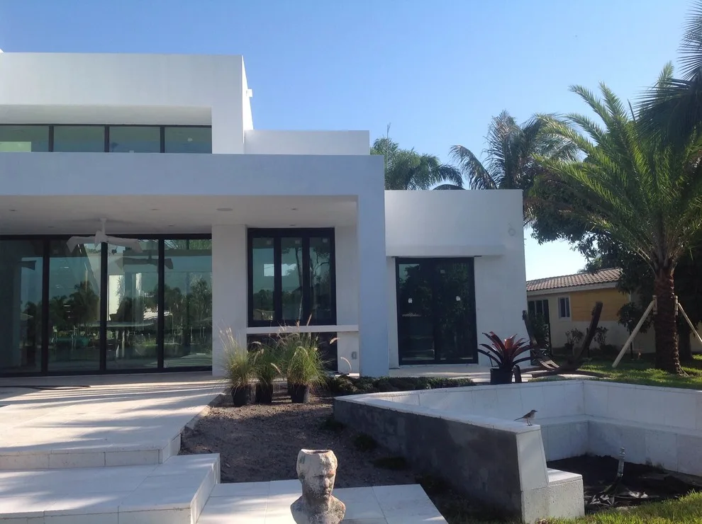 Modern Residence in Wilton Manors by Garza Contractors LLC - Photo 3