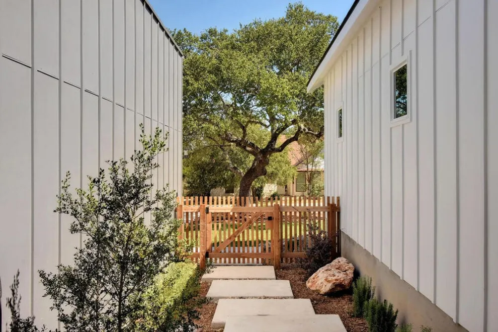 Wimberley Contemporary Longhouse New Build by Canyon Construction - Photo 5