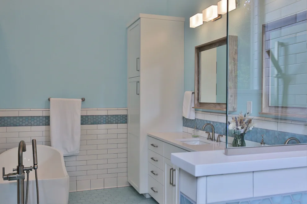 YATES BATHROOM by 8 Inch Nails Construction Inc. - Photo 3