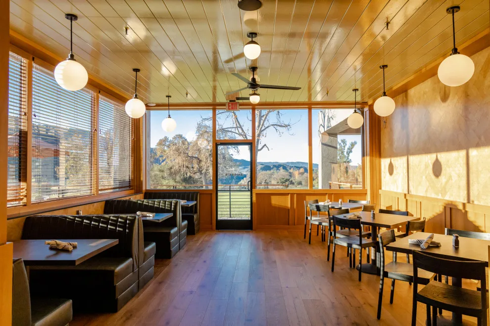 Zadie's Golf Club Eatery by Max Craft Renovations - Photo 3
