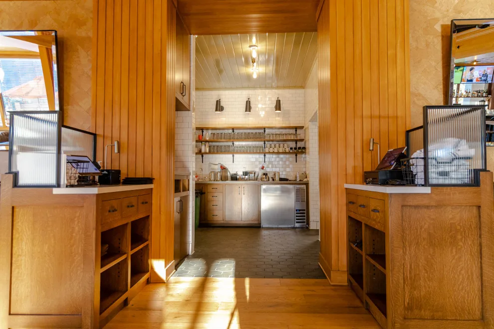 Zadie's Golf Club Eatery by Max Craft Renovations - Photo 2