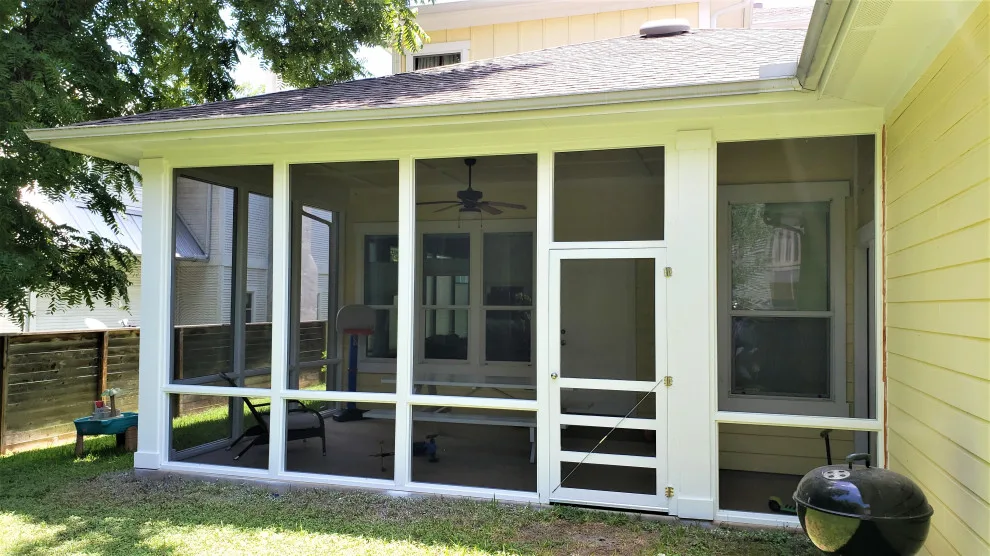 Hyde Park Screened Room in North Austin by Archadeck Of Austin - Photo 4