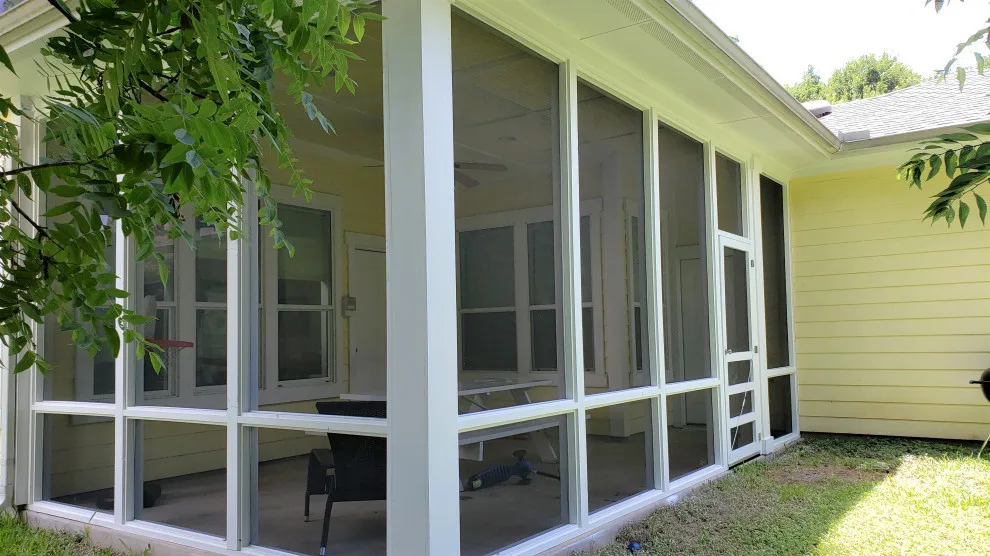 Hyde Park Screened Room in North Austin by Archadeck Of Austin - Photo 3