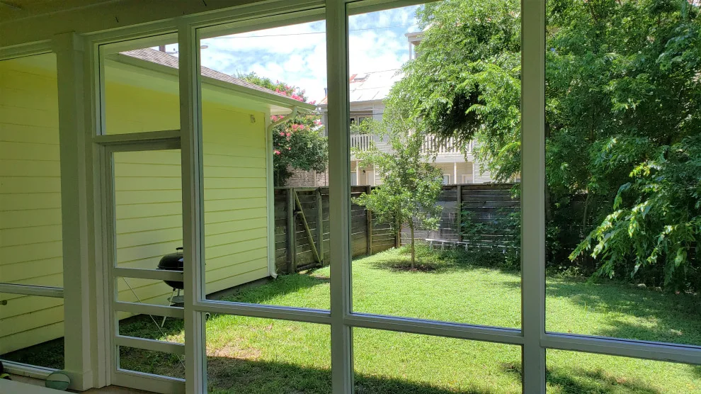 Hyde Park Screened Room in North Austin by Archadeck Of Austin - Photo 2