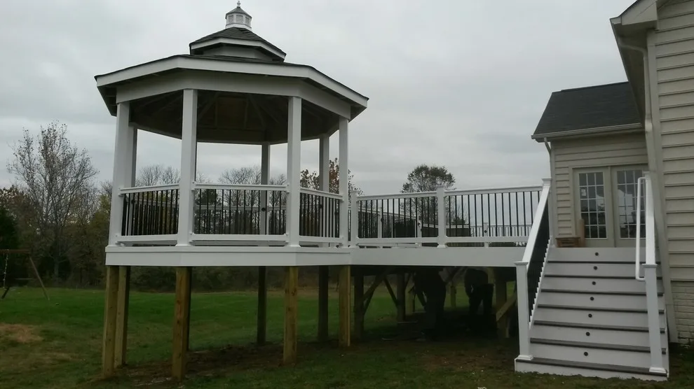 Signature Deck & Pergola Co. - Photo 4