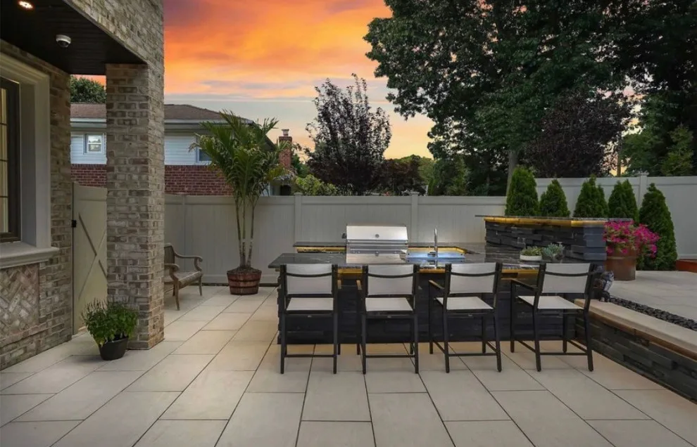 Robin's Nest Home & Patio - Photo 10