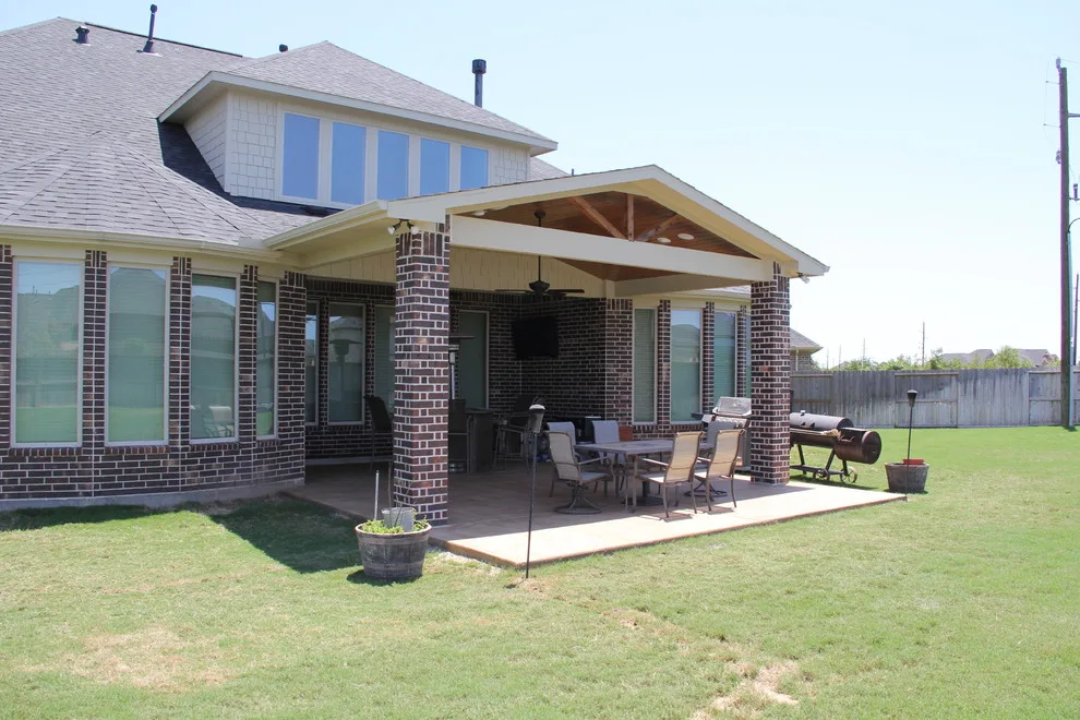 Secluded Getaway: Fulshear, TX by Tradition Outdoor Living - Photo 2