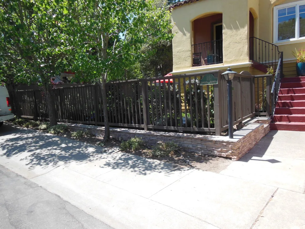 Tarantino's Yardscapes - Photo 3