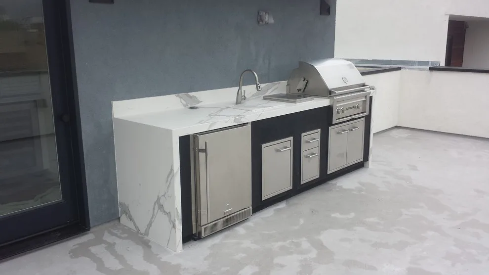 Hollywood Rooftop Barbecue Island by L.A. Custom Grill Islands - Photo 4