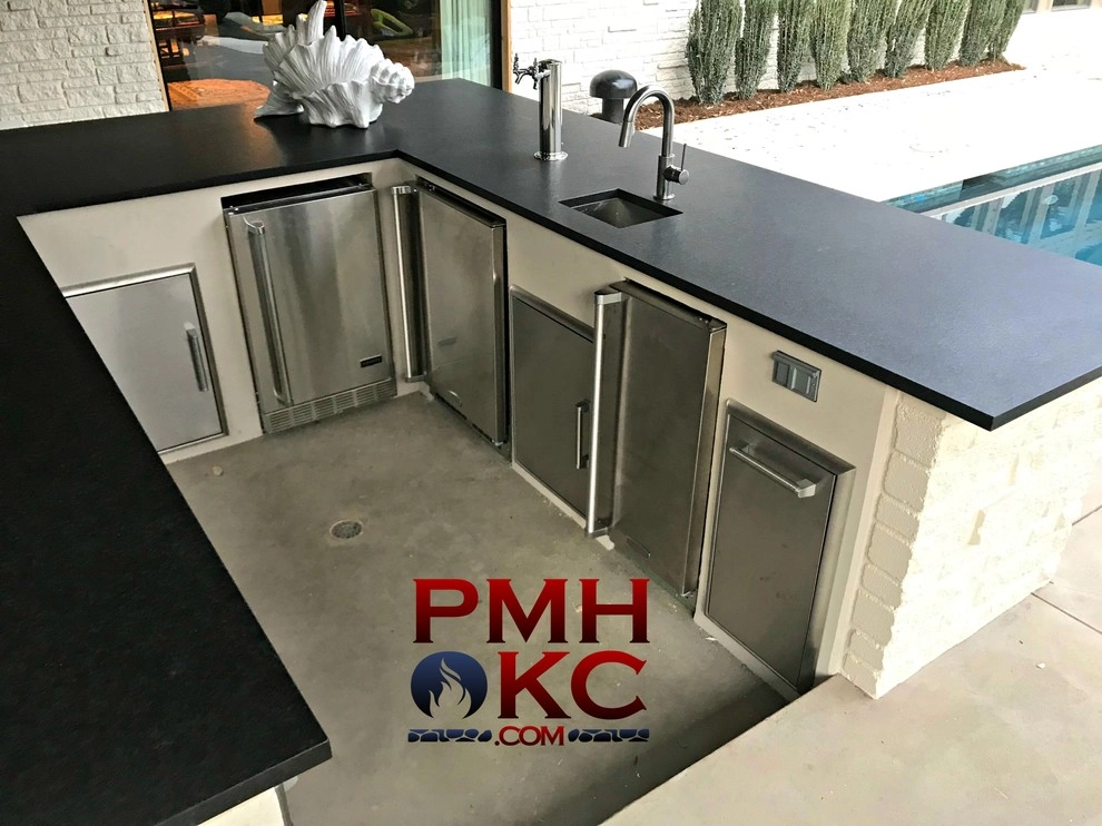 Modern Outdoor Living Space by PMH Construction LLC. - Photo 2