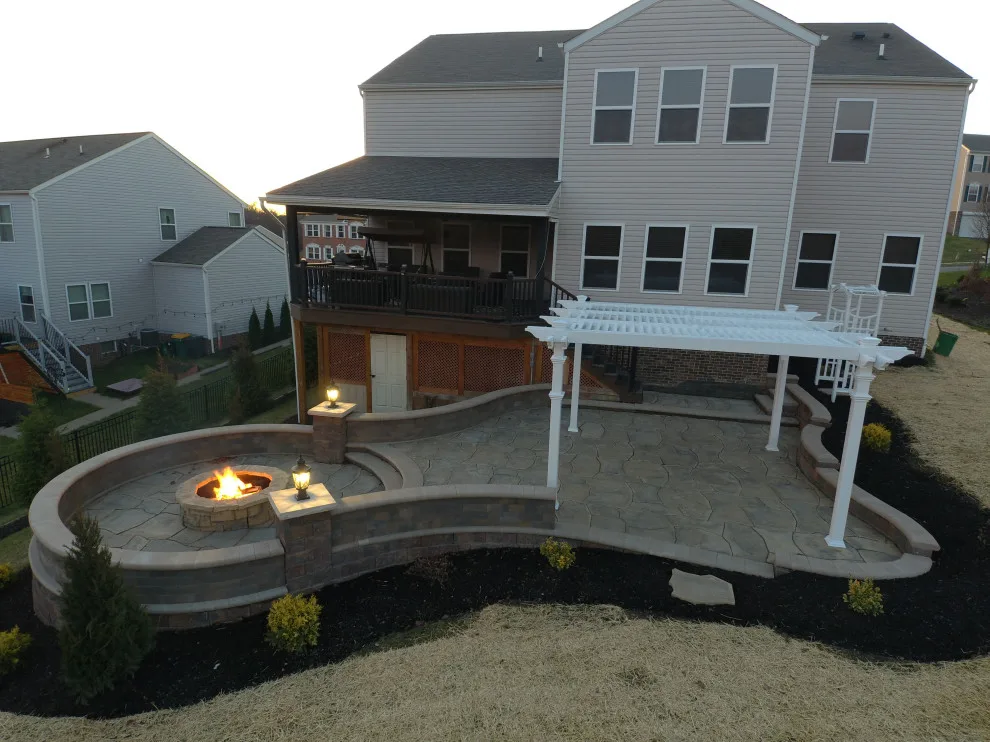 Santos courtyard by Alumni Landscaping LLC - Photo 4