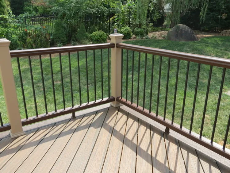 Trex Decked Screened Porch by Deckscapes Inc - Photo 3