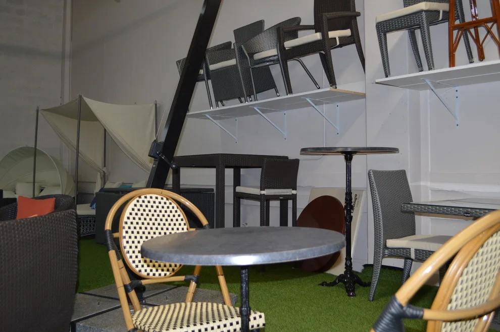 exhibition space featuring a water fountain by Jaavan Patio - Photo 12