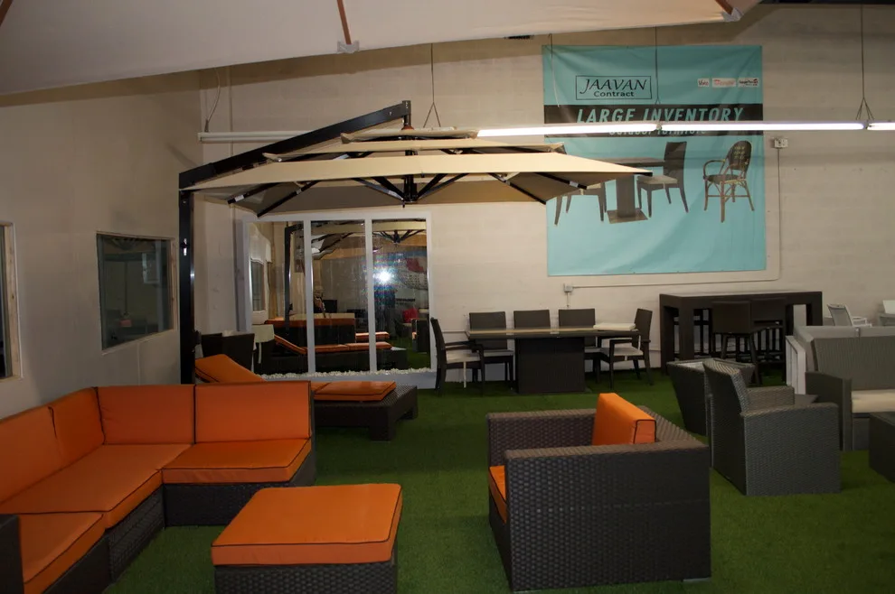 exhibition space featuring a water fountain by Jaavan Patio - Photo 6