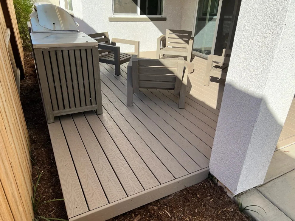 Trex Patio by Durabuild Construction Inc. - Photo 4