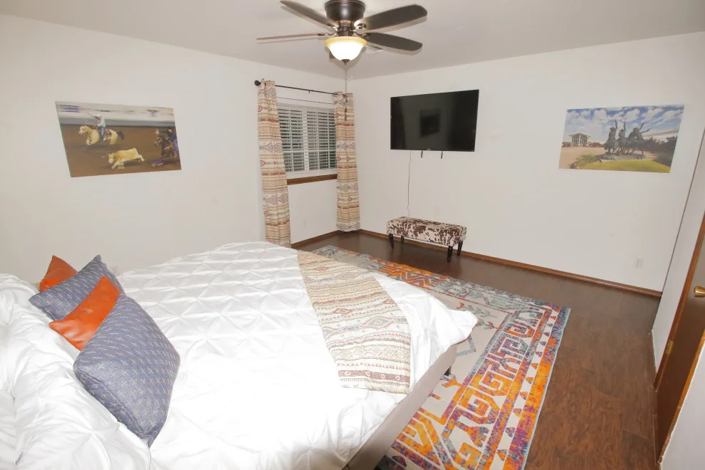 Oklahoma City Cosmic Cowboy by Mission Accomplished Interior Design & Staging - Photo 4