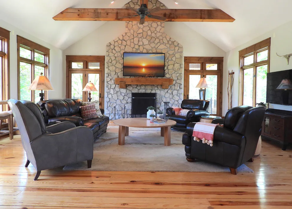 Ozark Lodge Gathering Space by CDR Design, LLC - Photo 4