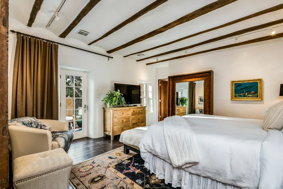 Fuzzy Wuzzy Interiors, LLC - Photo 4
