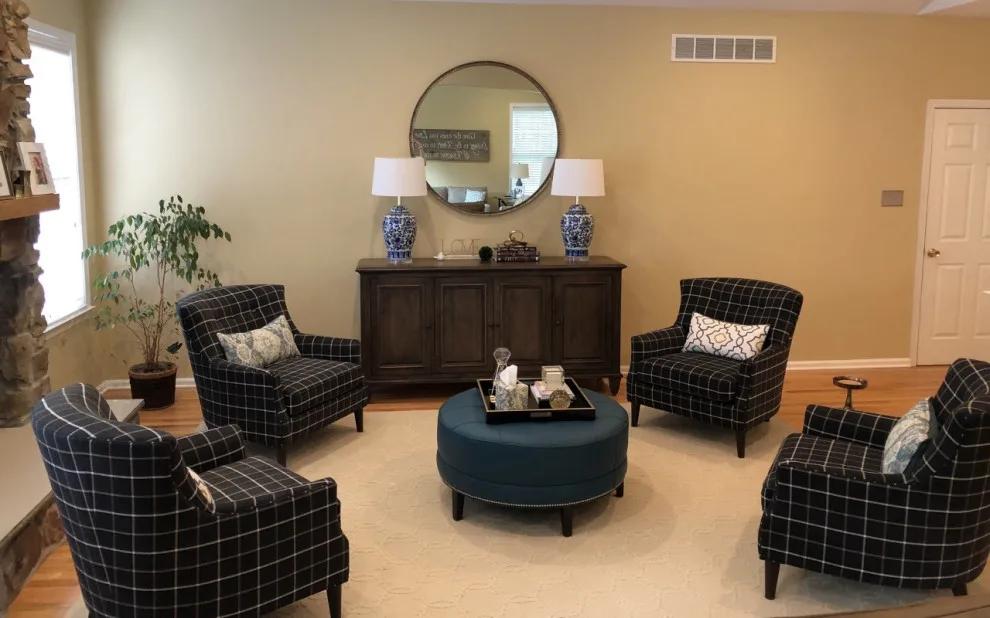 Flawlessly Checked Relaxation Space by Kelly Simkovich At Main Line Sound & Video - Photo 4