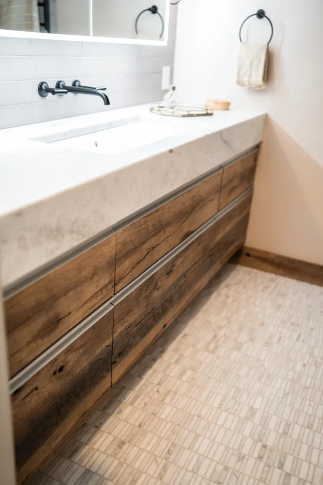 Luxury Main Bathroom by Studio Athena - Photo 8