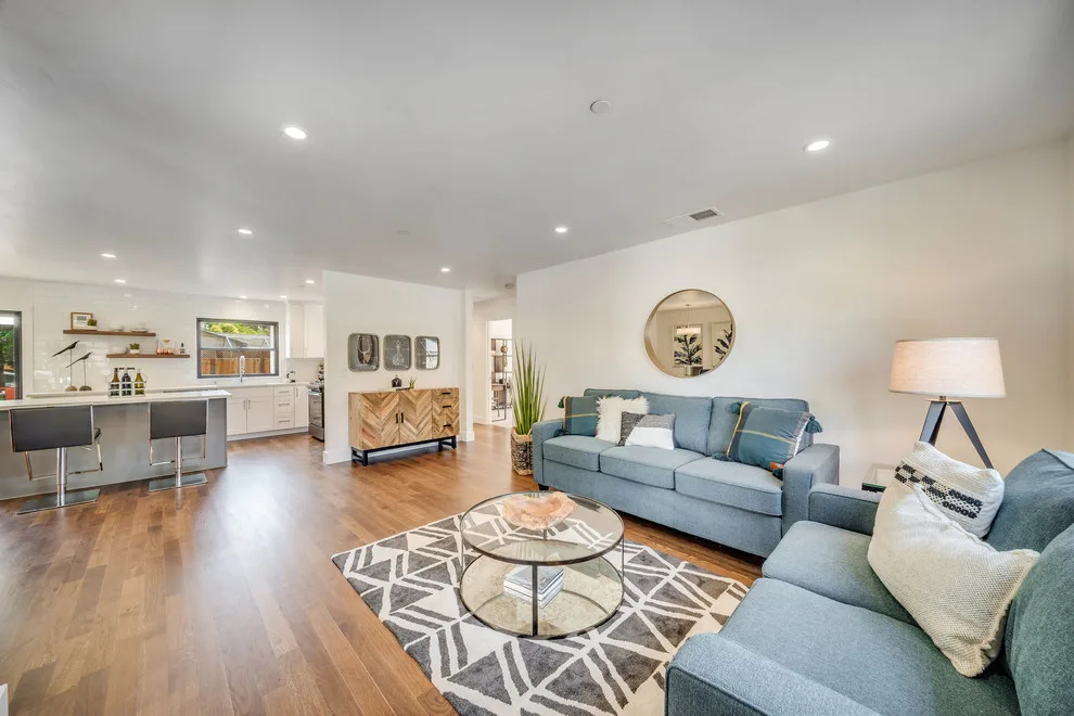 Poppy Drive - Residential Staging by Four Seasons Design Team - Photo 2