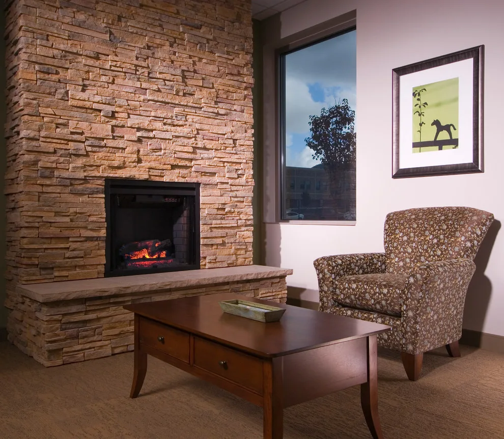 Exclusive Homes by Shanan Campbell Art Consulting - Photo 2