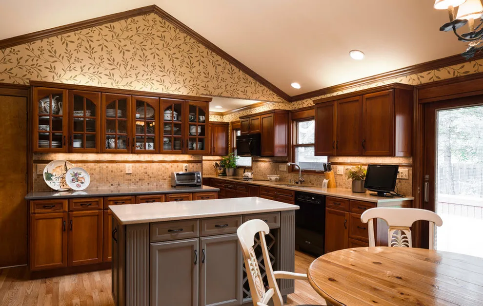 Classic Ranch-Style Residence by Interior Design Concepts - Photo 8