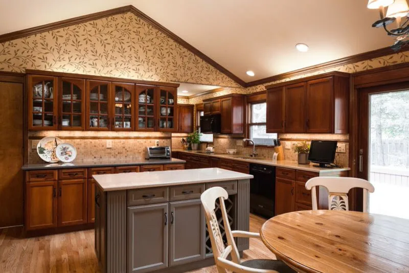 Classic Ranch-Style Residence by Interior Design Concepts - Photo 7