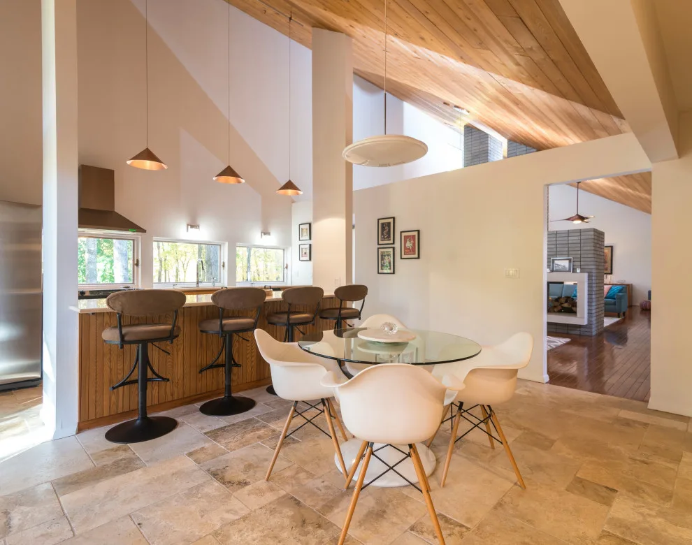 MidCentury Staging by Rapson by Bespoke Decor - Photo 7
