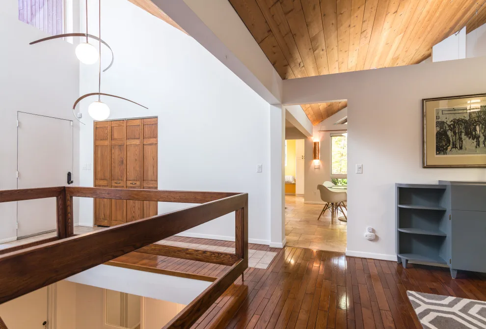 MidCentury Staging by Rapson by Bespoke Decor - Photo 9