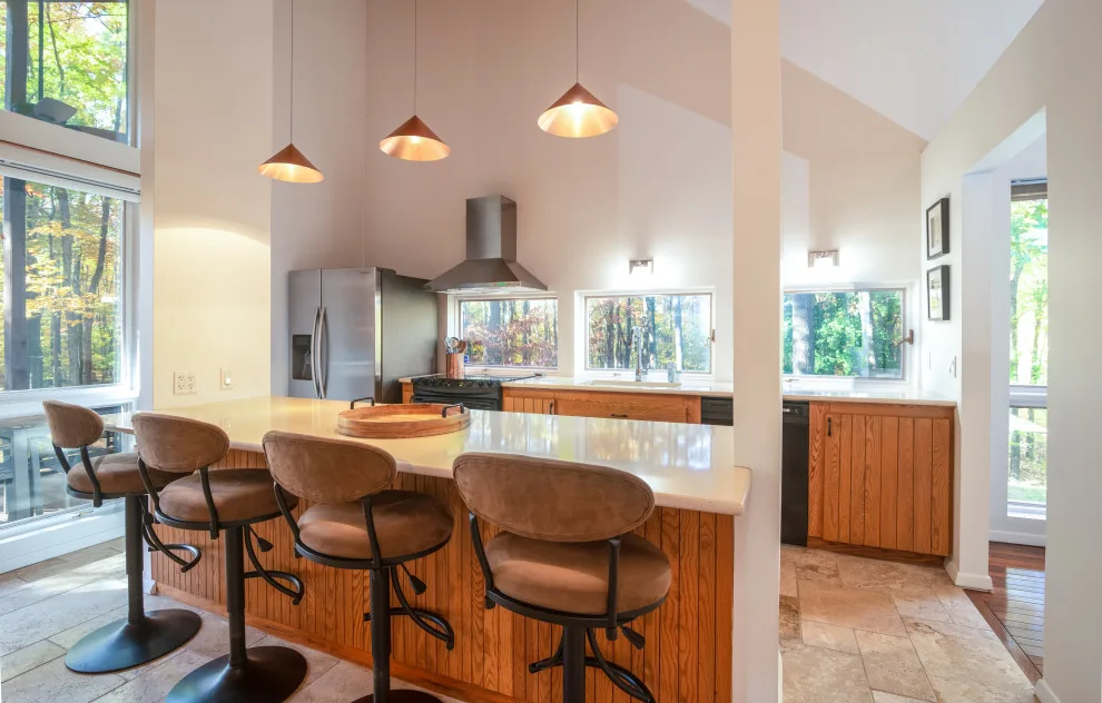 MidCentury Staging by Rapson by Bespoke Decor - Photo 3