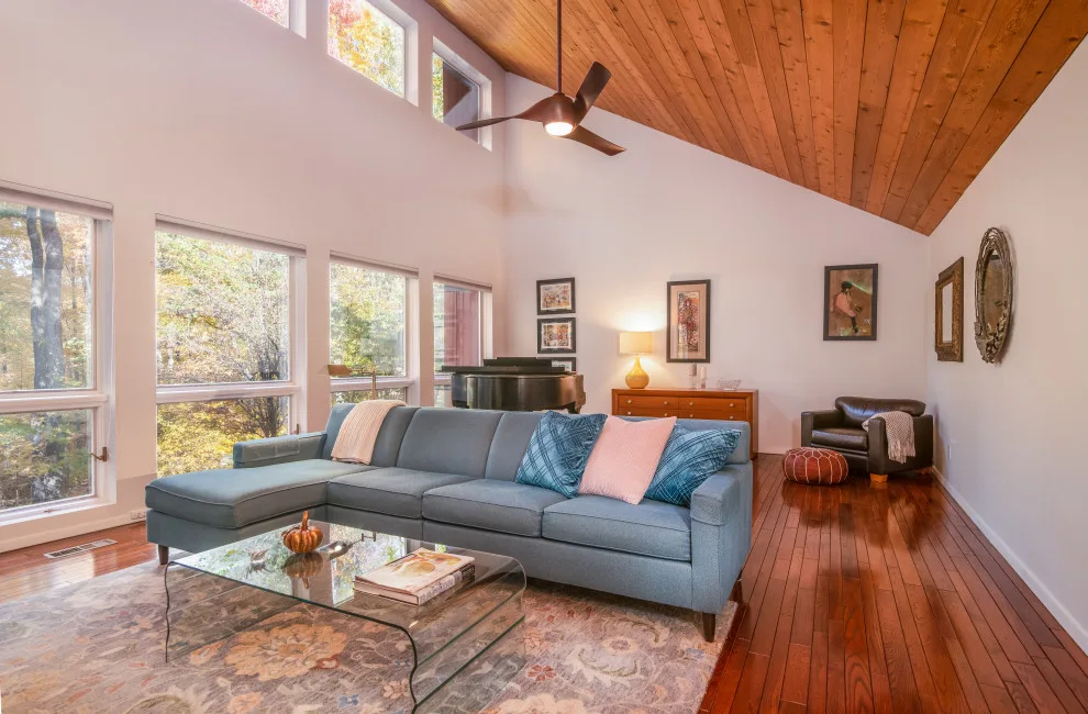 MidCentury Staging by Rapson by Bespoke Decor - Photo 10