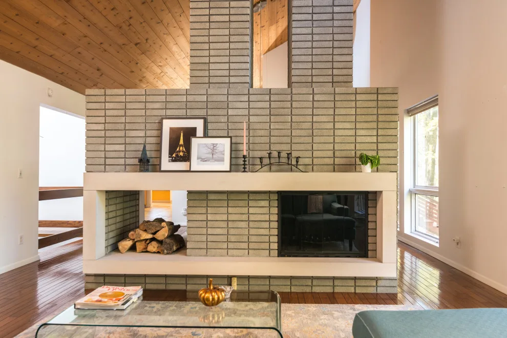 MidCentury Staging by Rapson by Bespoke Decor - Photo 2