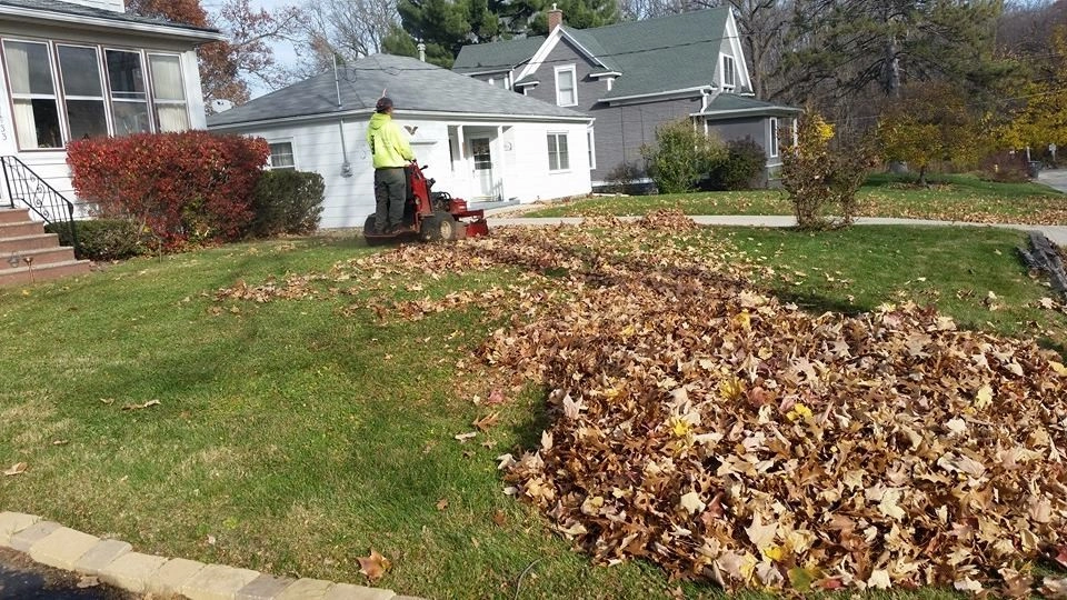 Quad City Lawn And Landscape - Photo 2