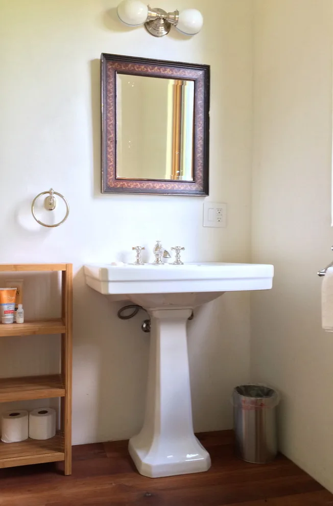 Crimson Cliff Contemporary Staging by Bespoke Decor - Photo 9