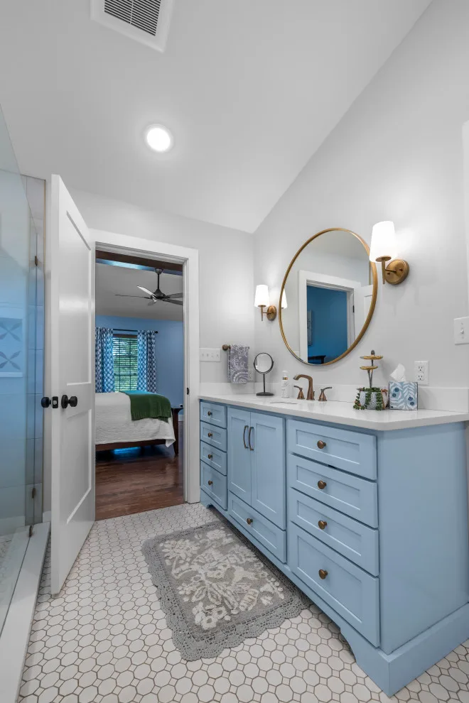 Scarlet Avenue by Unique Ambiance LLC - Photo 9