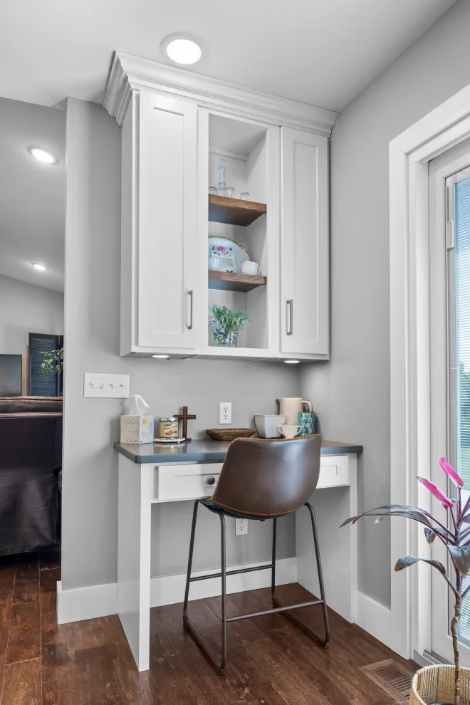 Scarlet Avenue by Unique Ambiance LLC - Photo 12