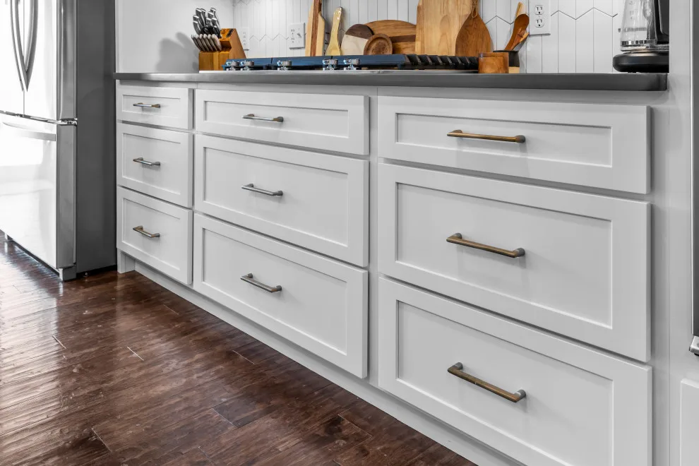 Scarlet Avenue by Unique Ambiance LLC - Photo 16