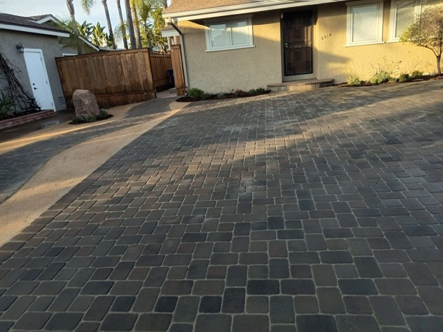 front yard hardscape by Quetzal Landscapes, Inc. - Photo 4