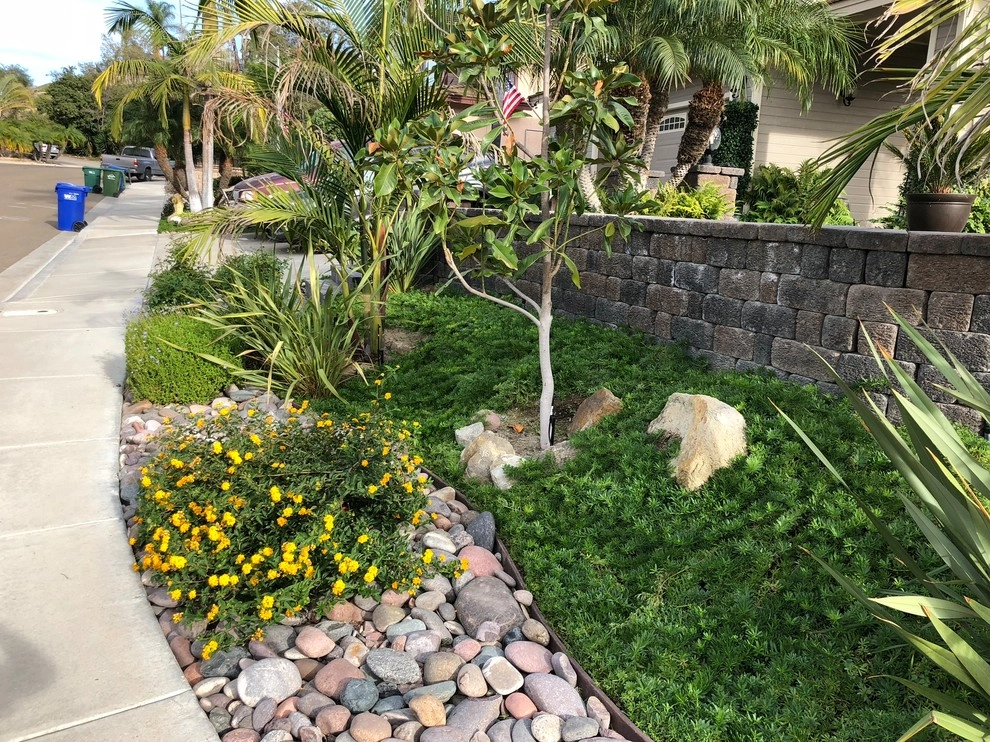 Front yard landscape by Quetzal Landscapes, Inc. - Photo 3