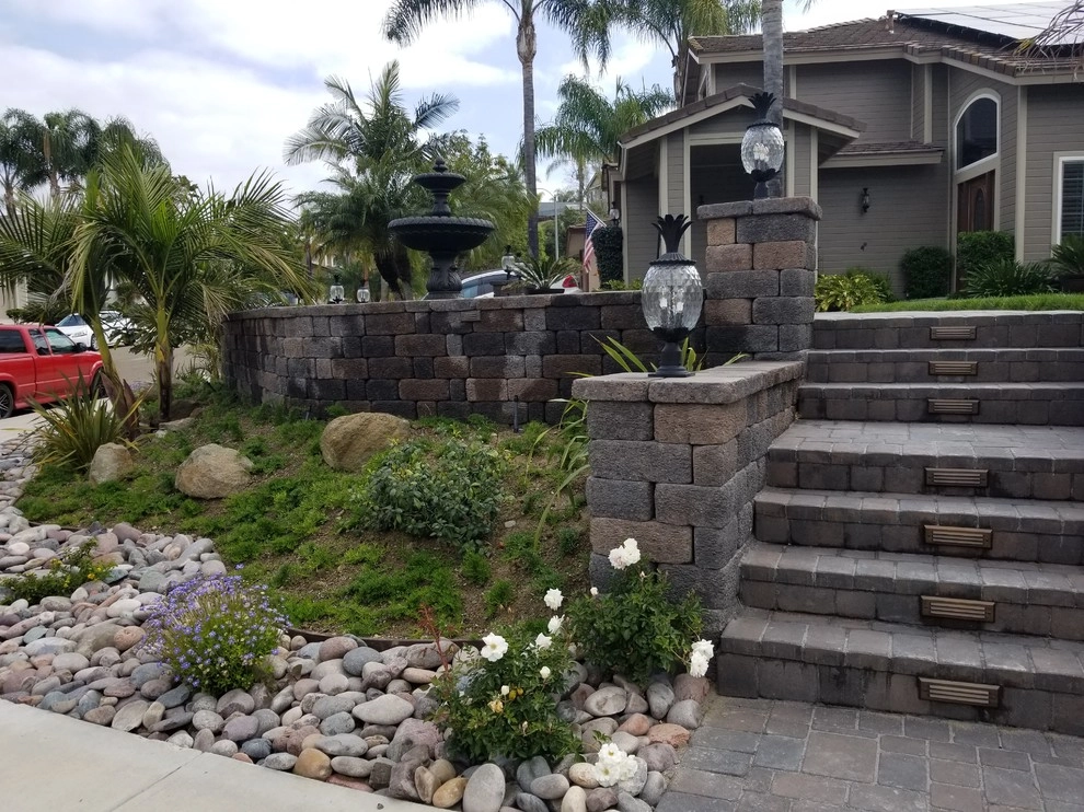 Front yard landscape by Quetzal Landscapes, Inc. - Photo 8