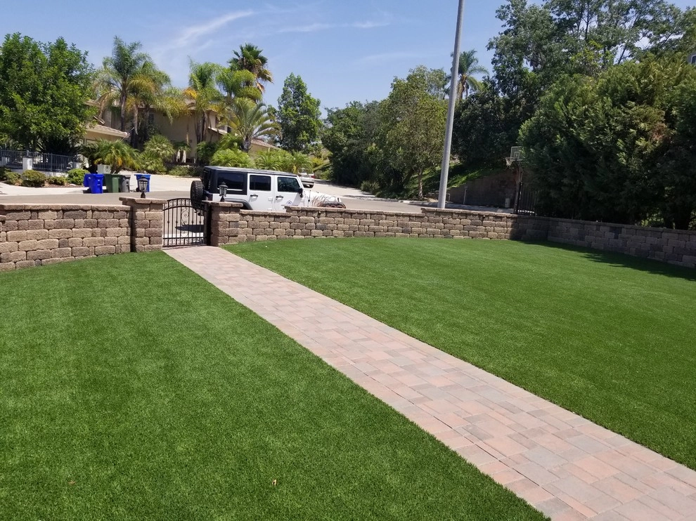 Front Yard Turf by Quetzal Landscapes, Inc. - Photo 3