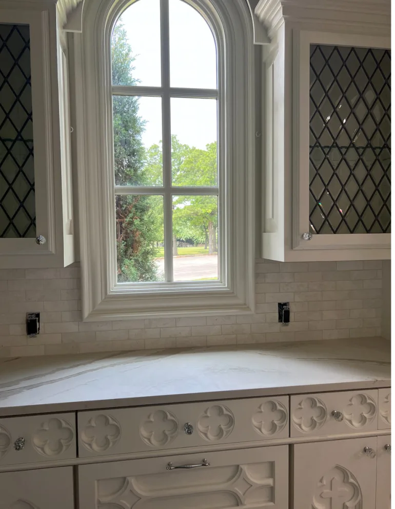 Renovation by Kathleen Newhouse Interiors - Photo 9