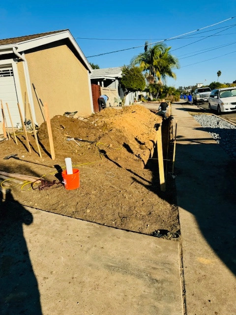 front yard hardscape by Quetzal Landscapes, Inc. - Photo 3