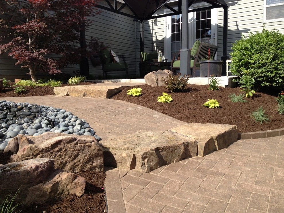 Outdoor Entertaining Spaces by Quiet Village Landscaping - Photo 11