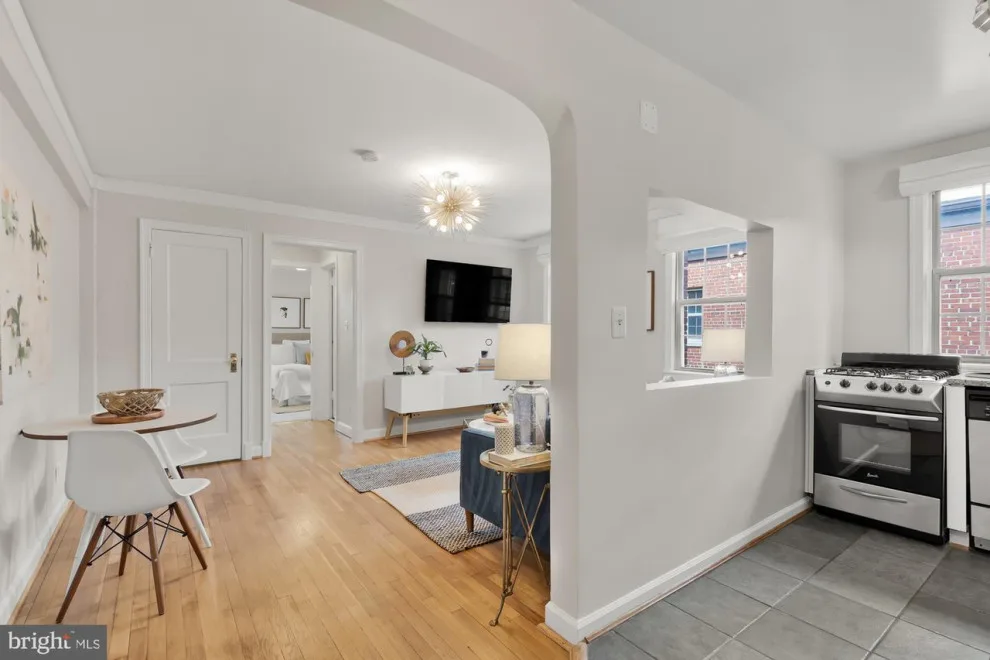 Stylish Apartment in Columbia Heights DC by Dust To Diamonds Designs - Photo 8