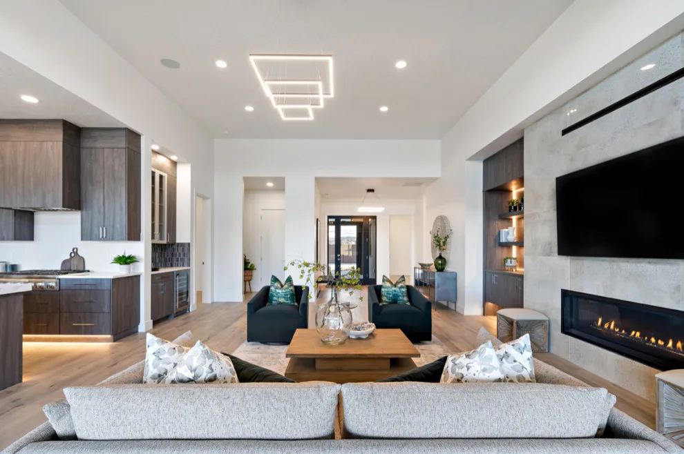 Angie Lewis Interiors - Photo 2