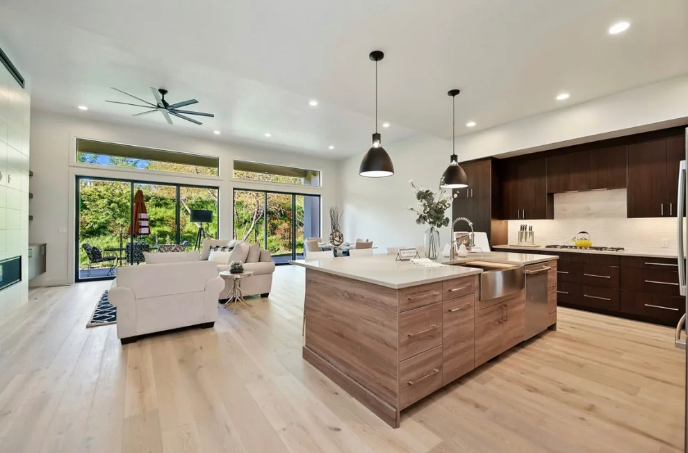 Angie Lewis Interiors - Photo 3